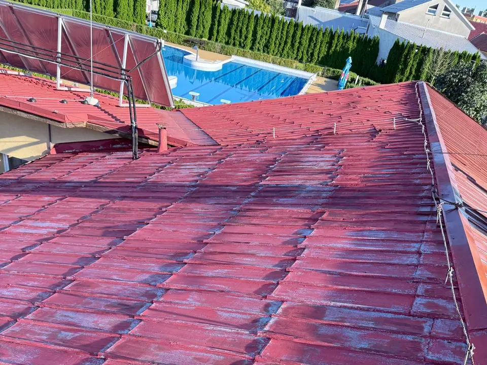 Obec Majetín — koupaliště — V průběhu nástřiku